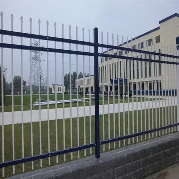 70人跨護欄逃離高速