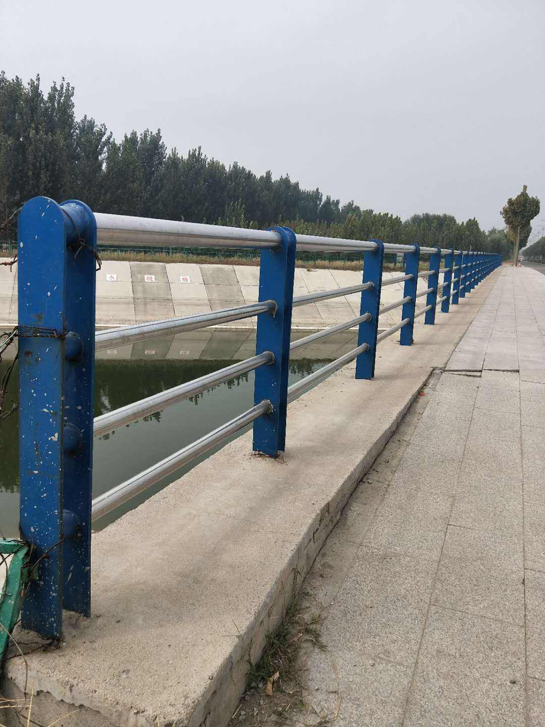 玉溪高速公路護(hù)欄購買