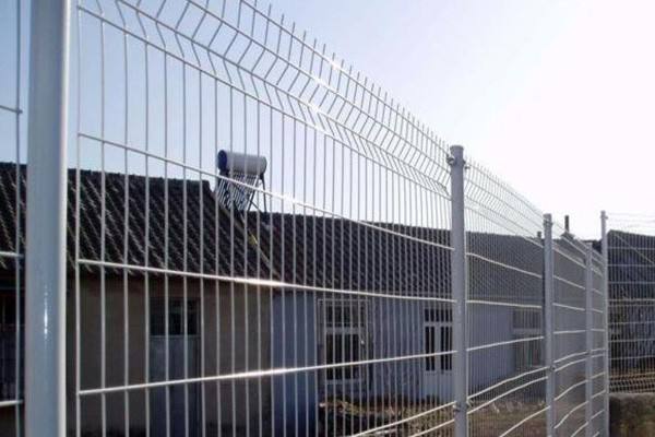 云南高速公路護(hù)欄板廠家