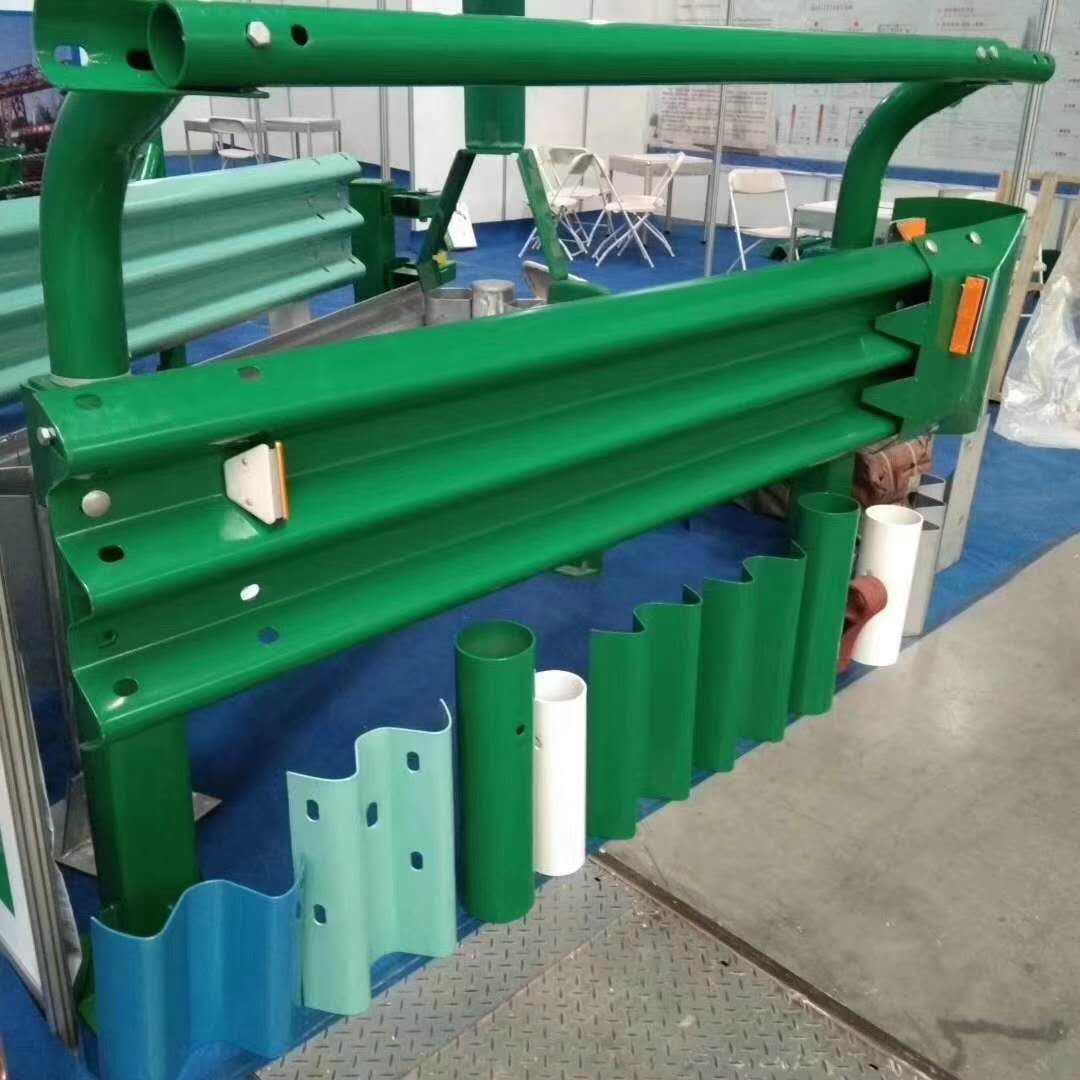 云南高速公路護(hù)欄銷售